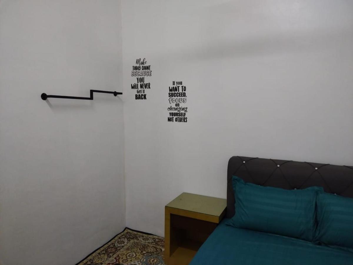 Homestay Embah Ros & Embah Lek Hutan Melintang ภายนอก รูปภาพ