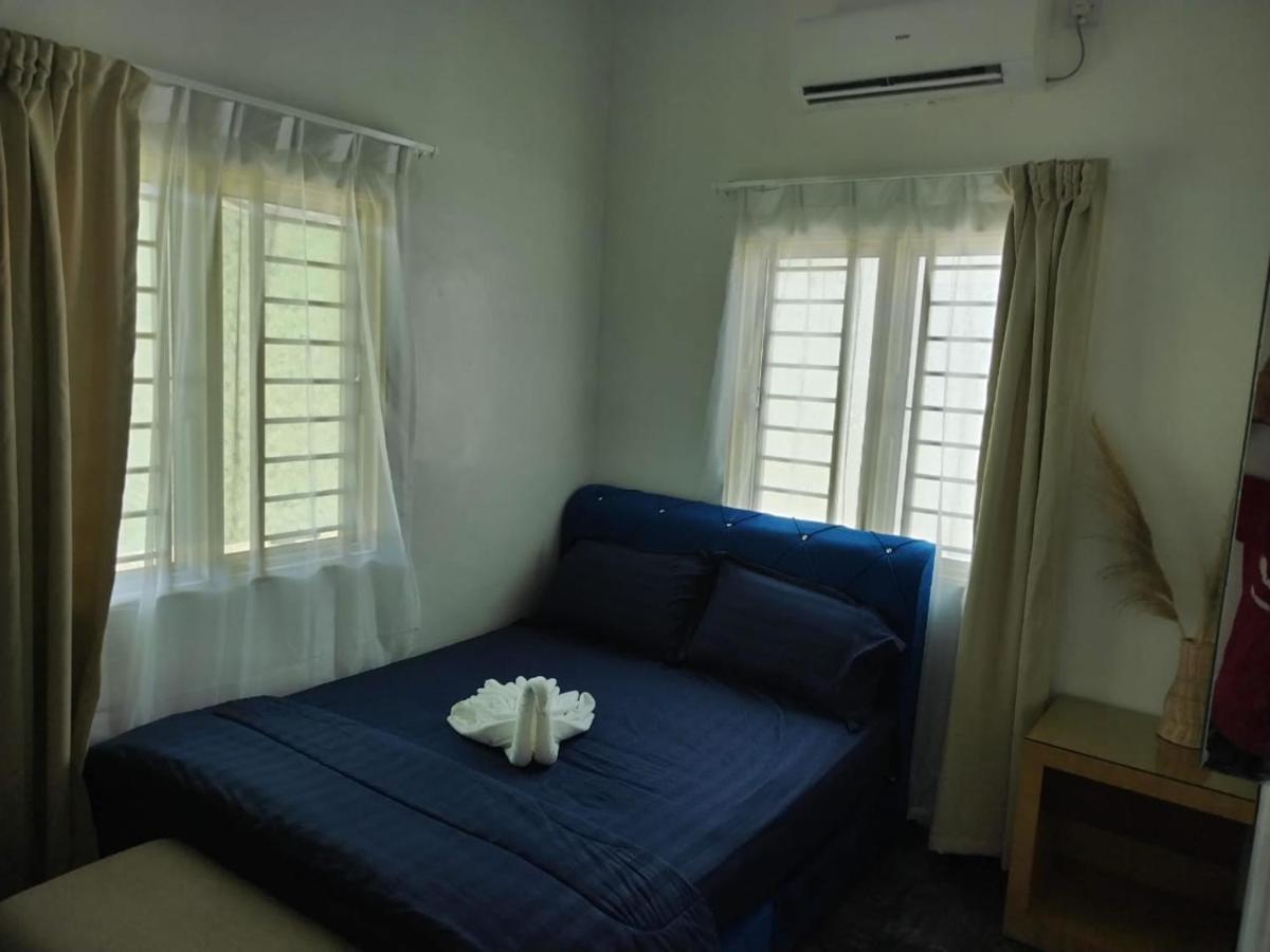 Homestay Embah Ros & Embah Lek Hutan Melintang ภายนอก รูปภาพ